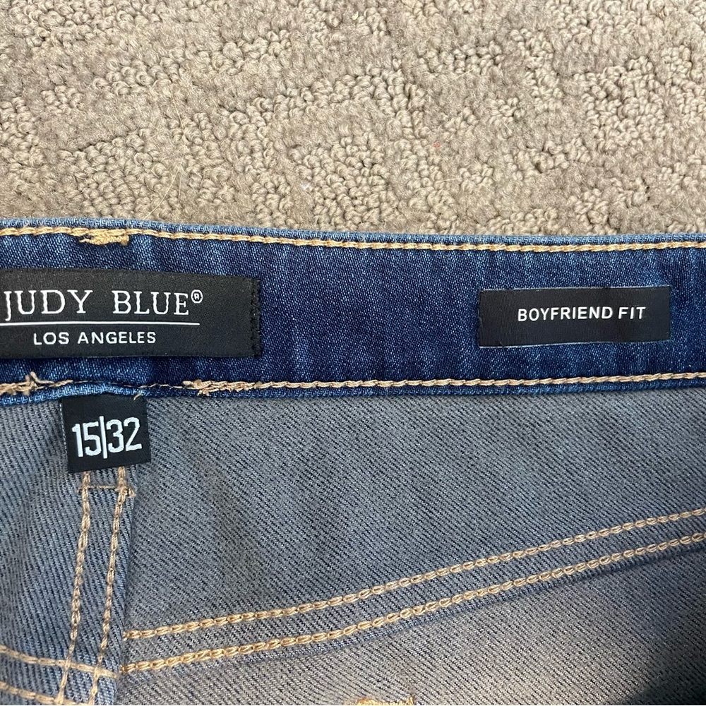 Judy Blue Boyfriend Fit Jeans never worn